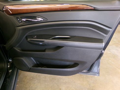 Used 2015 Cadillac SRX Premium image 16
