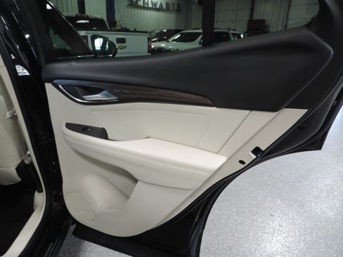 Used 2023 Buick Envision Avenir image 28