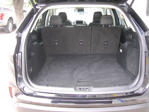 Used 2024 Ford Edge Titanium image 5