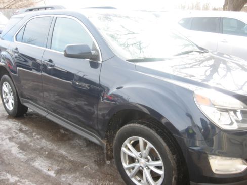 Used 2016 Chevrolet Equinox LT image 3