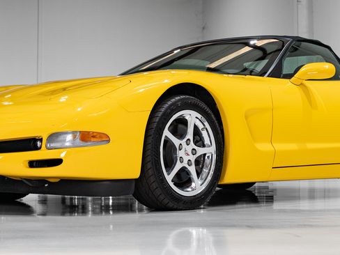 Used 2002 Chevrolet Corvette image 30