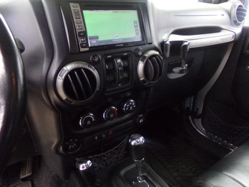 Used 2012 Jeep Wrangler Unlimited Sport image 11