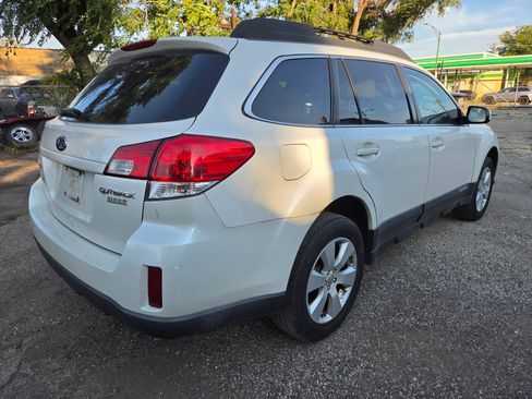 Used 2010 Subaru Outback 2.5i Premium AWD/4WD image 4