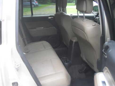 Used 2016 Jeep Compass 4WD Latitude image 8