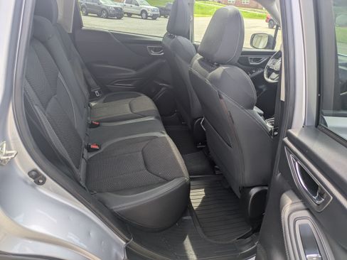 Used 2020 Subaru Forester Premium AWD/4WD image 9