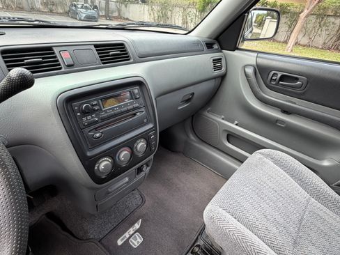 Used 1997 Honda CR-V image 2