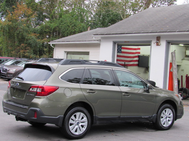 Used 2018 Subaru Outback 2.5i Premium AWD/4WD image 9