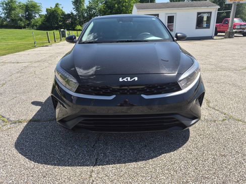Used 2022 Kia Forte LXS FWD image 2