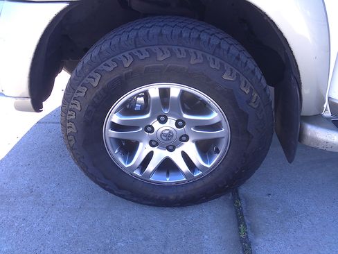 Used 2004 Toyota Sequoia SR5 image 37