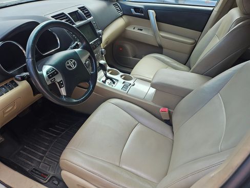 Used 2012 Toyota Highlander SE image 5