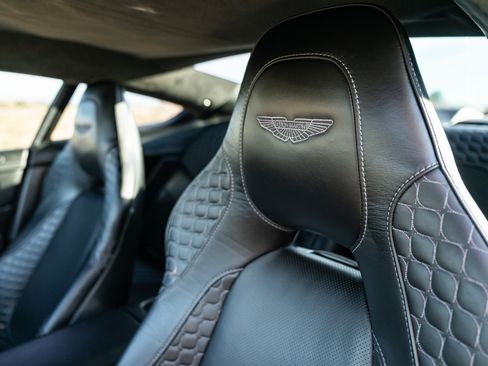 Used 2014 Aston Martin Vanquish Coupe RWD image 19