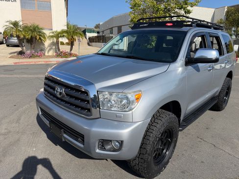 Used 2014 Toyota Sequoia 4WD SR5 image 9