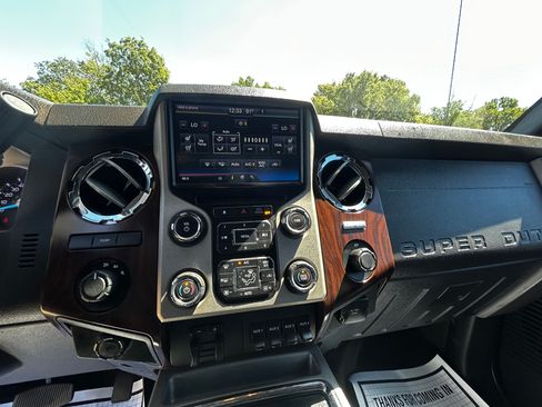 Used 2014 Ford F350 4x4 SuperCab DRW Super Duty image 15