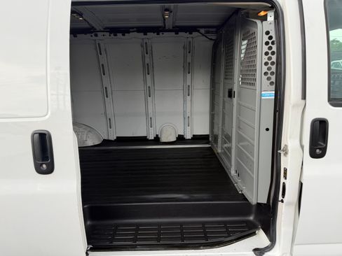 Used 2015 Chevrolet Express 2500 UNAVAIL RWD image 8