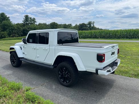 Used 2021 Jeep Gladiator High Altitude AWD/4WD image 6