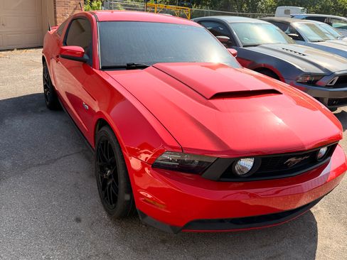 Used 2011 Ford Mustang GT RWD image 1