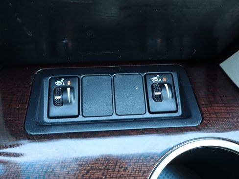 Used 2012 Toyota Camry XLE image 21