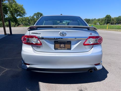 Used 2013 Toyota Corolla S Sedan 4D FWD image 4