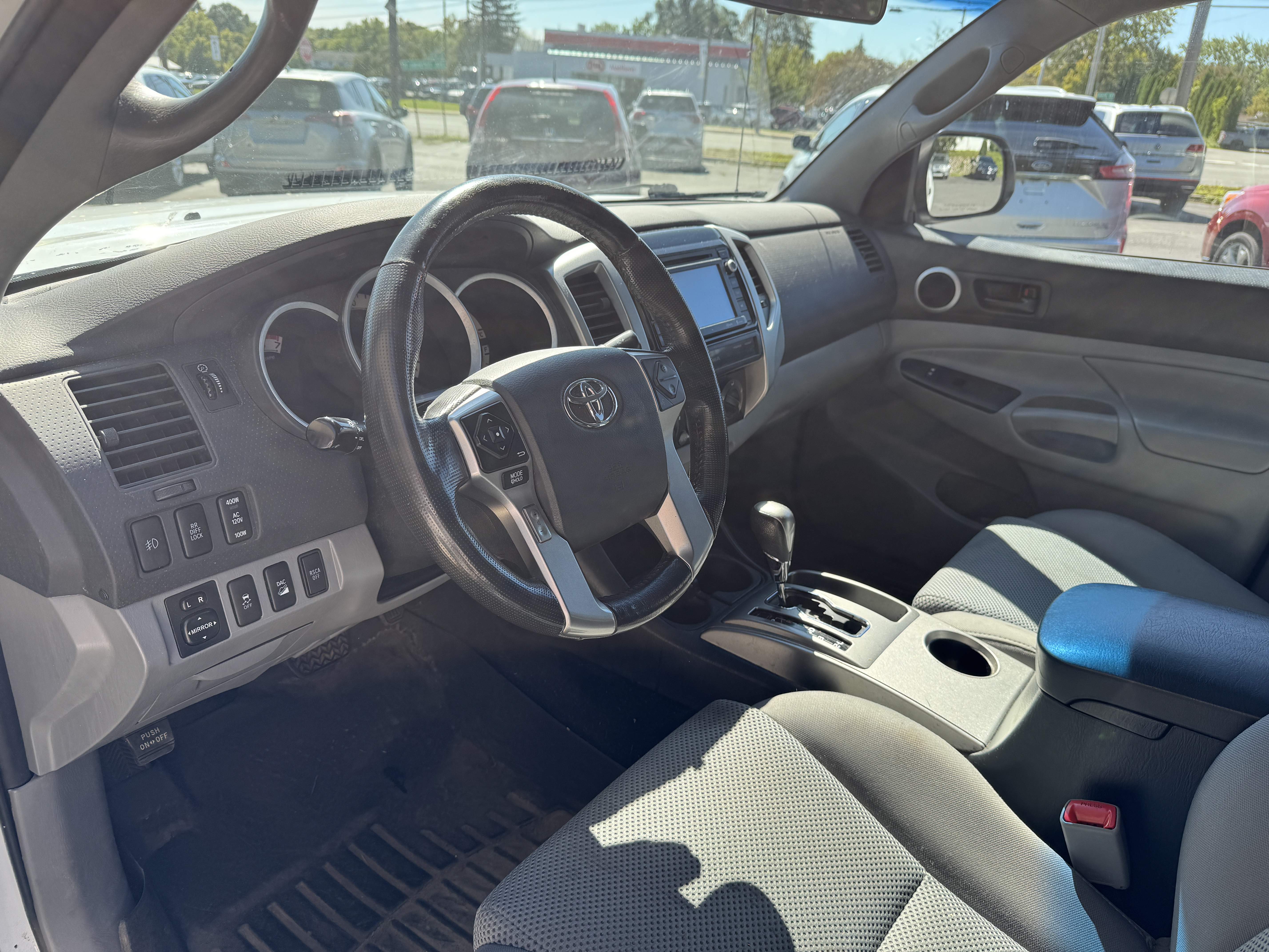 Used 2015 Toyota Tacoma 4x4 Double Cab TRD Off-Road image 7