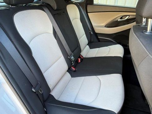 Used 2020 Hyundai Elantra GT image 16