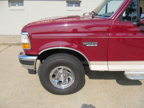 Used 1993 Ford Bronco Eddie Bauer AWD/4WD image 4