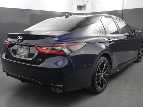 Used 2022 Toyota Camry SE image 5