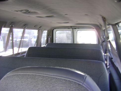 Used 2001 Ford E-350 and Econoline 350 XL image 12