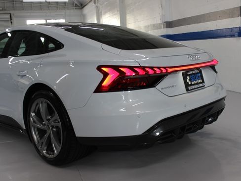 Used 2023 Audi e-tron GT Premium Plus image 11
