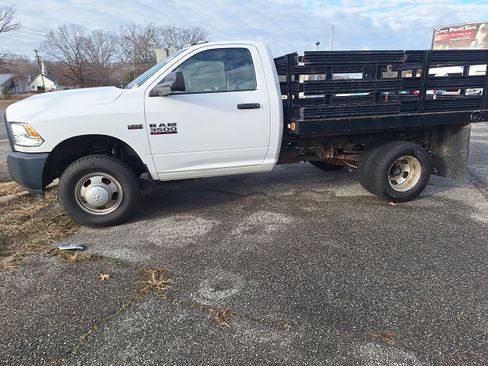 Used 2016 RAM 3500 image 3