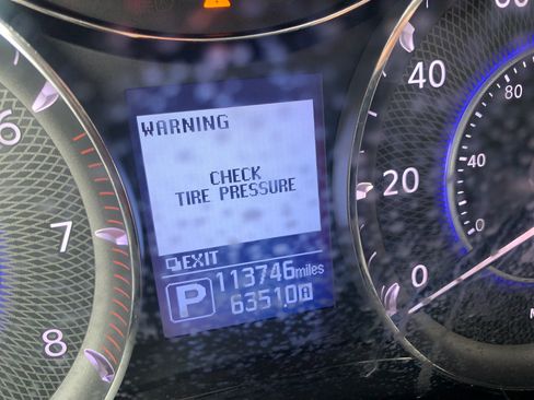 Used 2015 INFINITI QX80 Luxe image 18