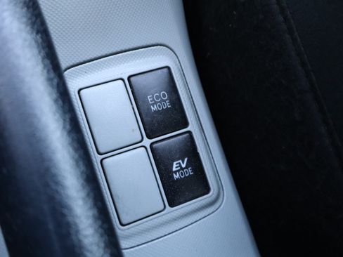 Used 2013 Toyota Prius C One image 26