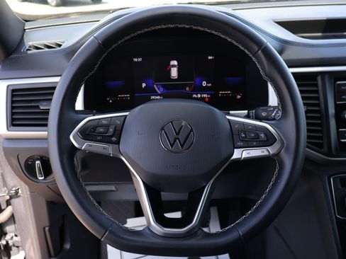 Used 2022 Volkswagen Atlas Cross Sport SE image 20