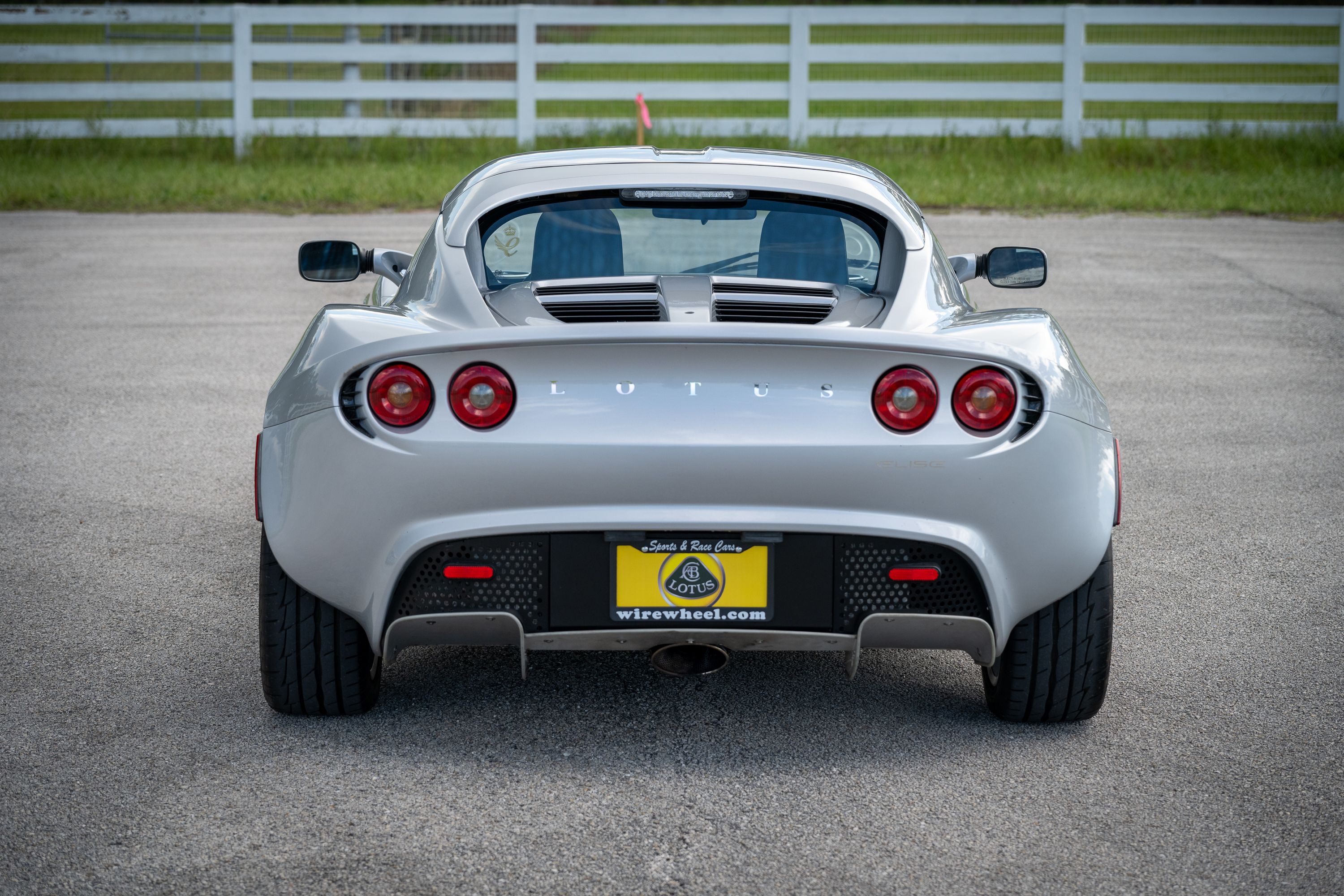 Used 2005 Lotus Elise w/ Touring Package RWD image 9