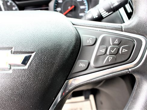 Used 2018 Chevrolet Equinox FWD LT w/ 1LT image 32