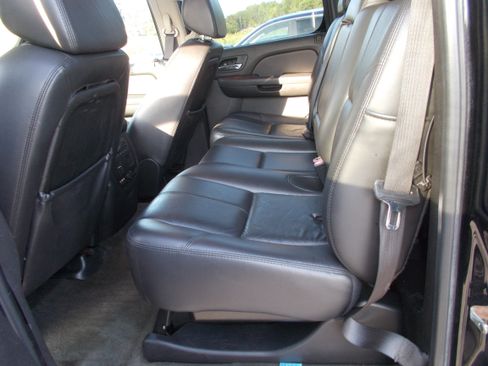 Used 2008 Chevrolet Avalanche 4x4 image 9
