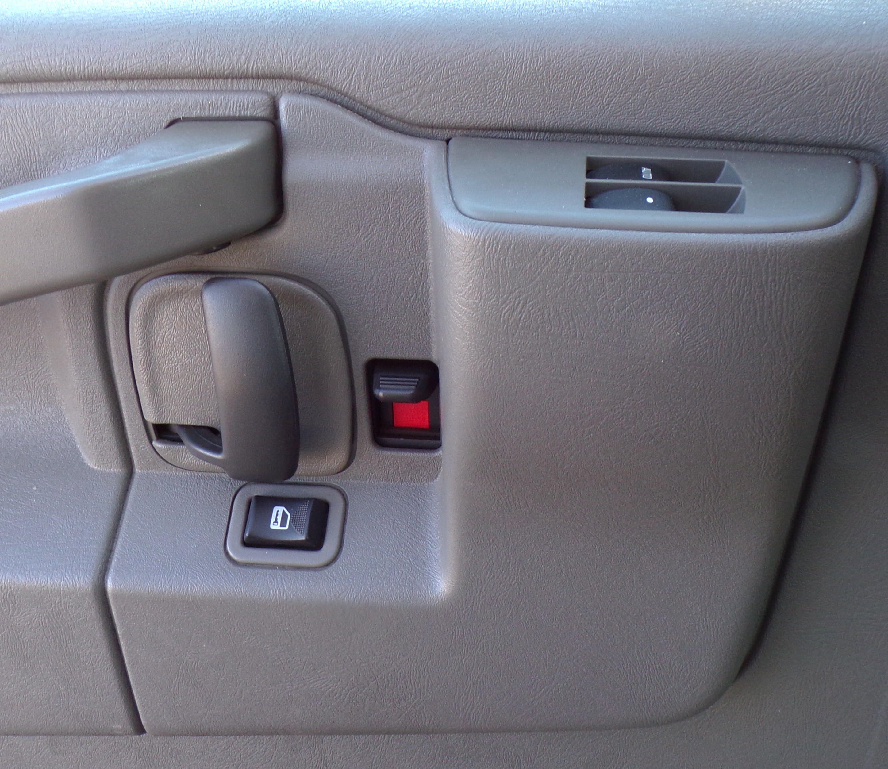 Used 2020 Chevrolet Express 3500 RWD image 14