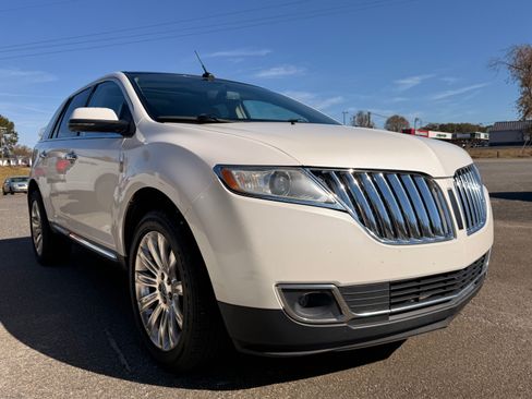 Used 2013 Lincoln MKX image 9