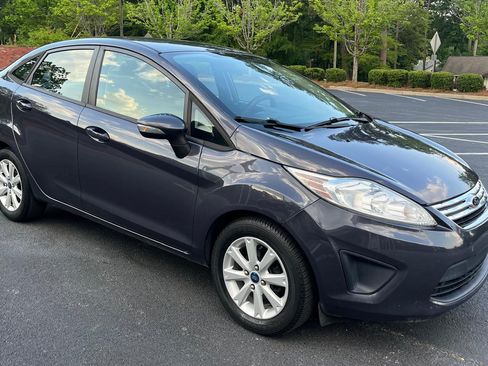 Used 2013 Ford Fiesta SE Sedan FWD image 3