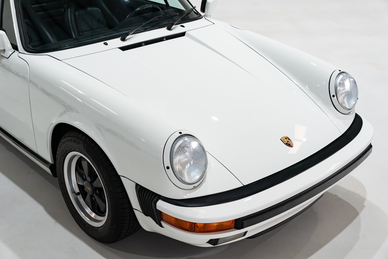 Used 1987 Porsche 911 Carrera Coupe RWD image 39