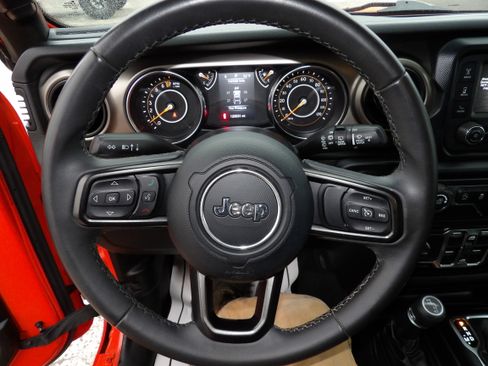Used 2019 Jeep Wrangler Unlimited Sport image 9