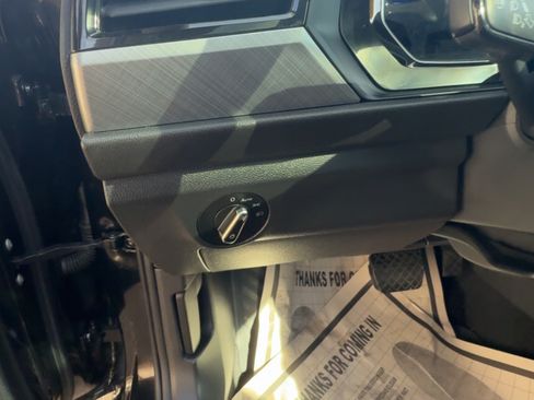 Used 2023 Volkswagen Jetta SE image 8