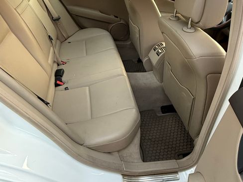 Used 2013 Mercedes-Benz C 250 image 5