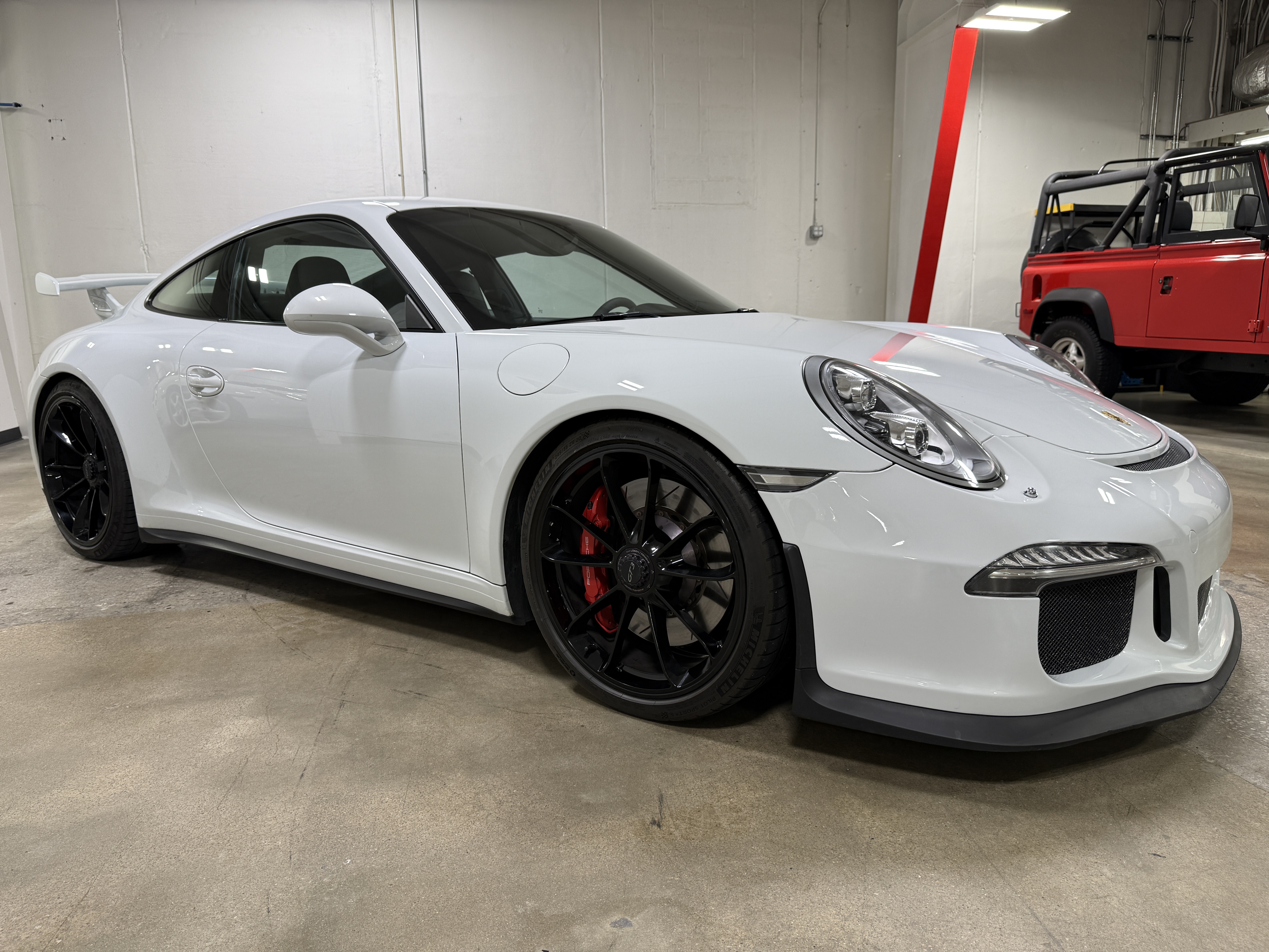 Used 2015 Porsche 911 GT3 RWD image 2
