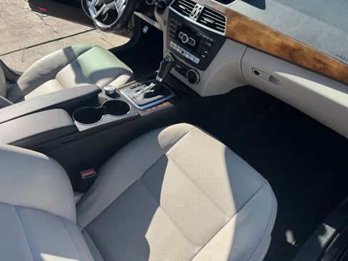 Used 2014 Mercedes-Benz C 250 Sport image 10