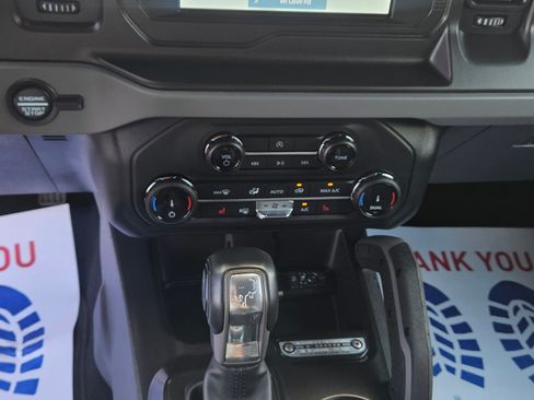 Used 2022 Ford Bronco image 11