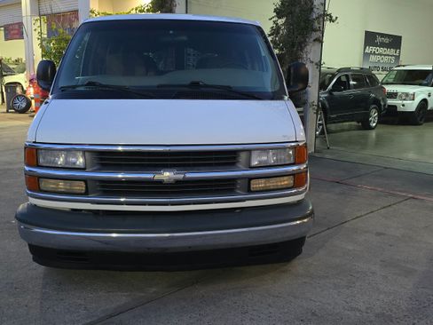 Used 1999 Chevrolet Express 1500 image 16