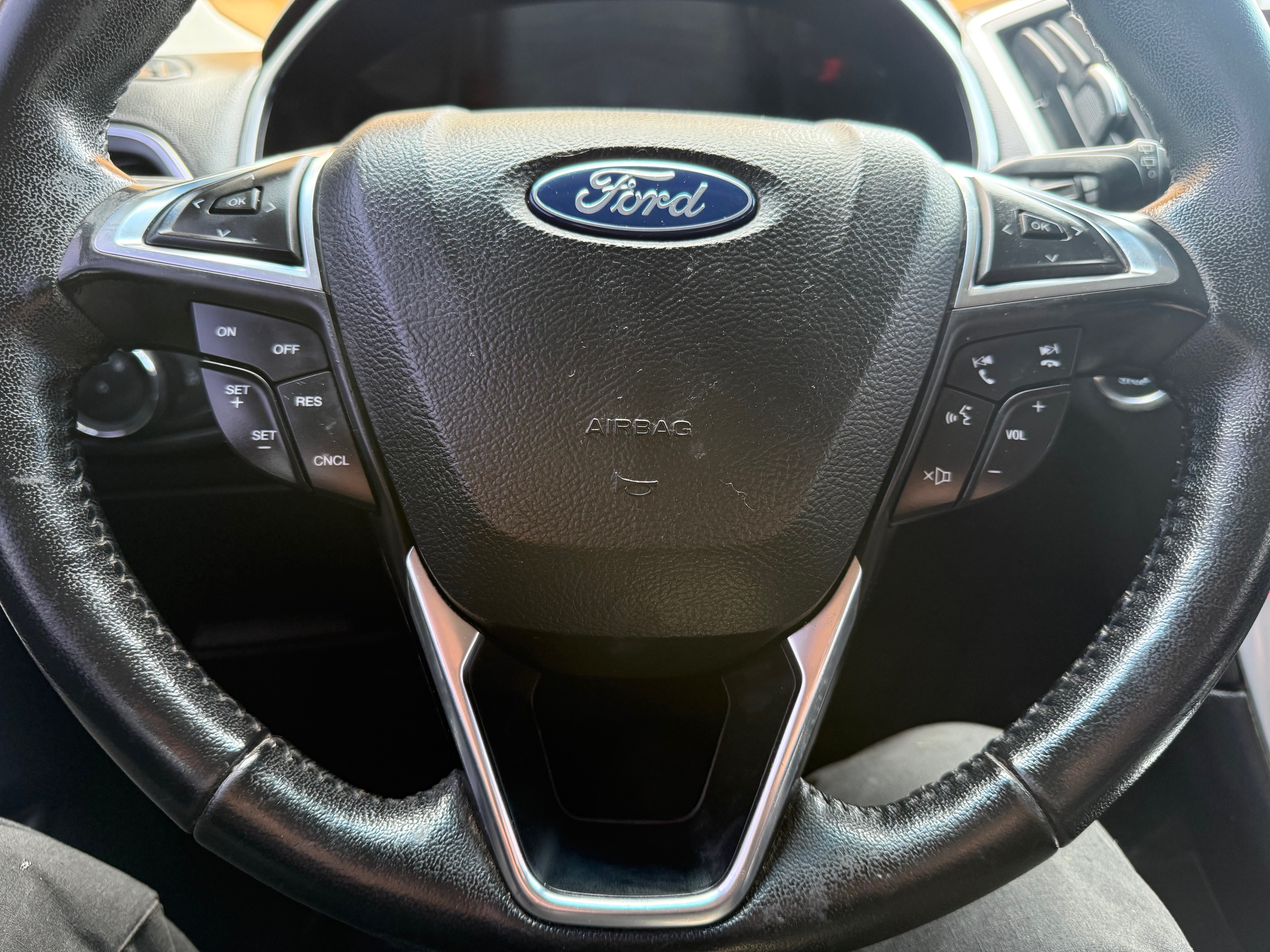 Used 2018 Ford Edge Titanium AWD/4WD image 15