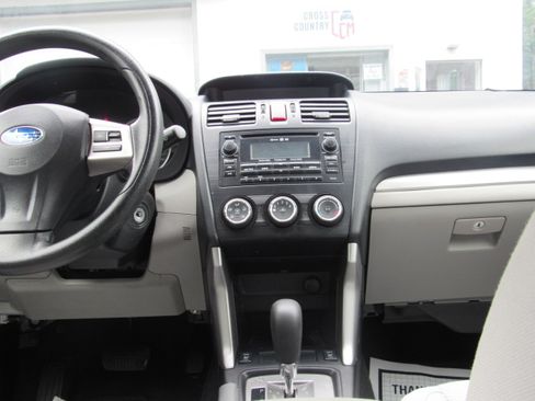 Used 2015 Subaru Forester 2.5i Premium AWD/4WD image 18