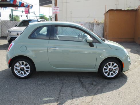 Used 2017 FIAT 500 Pop Hatchback FWD image 1