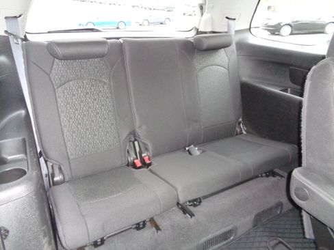 Used 2014 GMC Acadia SLE image 10